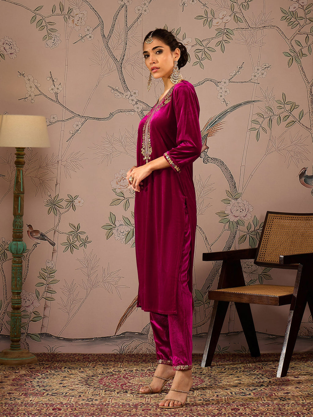 Women Fuchsia Velvet Embroidered Kurta With Pencil Pants
